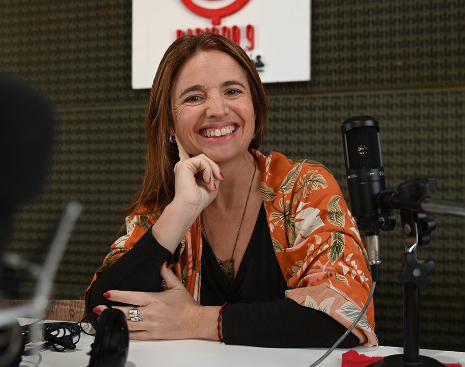 Celina Ochoa. UN PUENTE ENTRE LA VIDA Y LA ESCUELA. Deplegando recursos en gestión emocional